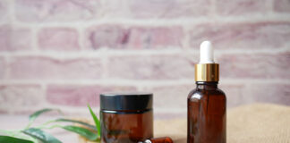 Oczyszczanie twarzy naturalnymi olejami