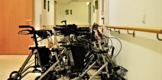 wózki kąpielowe dla osób starszych