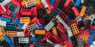 Klocki i puzzle jako sposób na rozwijanie zdolności manualnych u dzieci