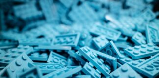 Klocki i puzzle jako narzędzie do nauki kształtów, kolorów i liczb