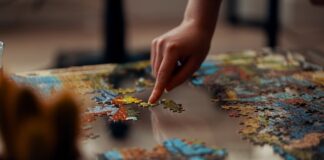 Jak wybrać odpowiednie klocki i puzzle dla dziecka?
