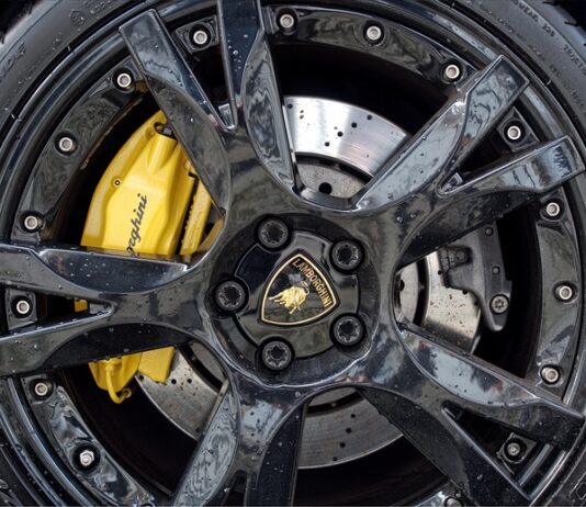 Ile kosztuje Lambo sto? Ile kosztuje Lambo sto?