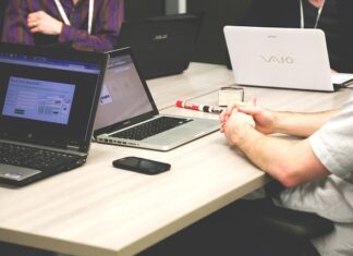 Kto dostanie laptopy w szkole?